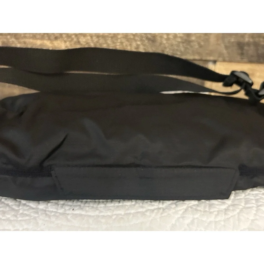 Black Nike  Football Hand Warmer Muff Unisex One Size Fits All‎